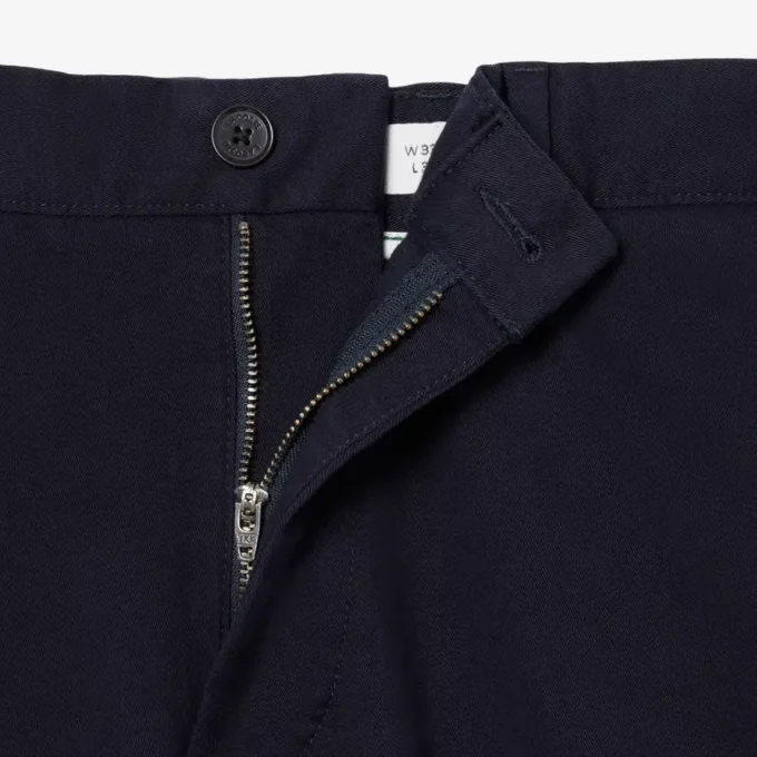 Pantaloni chino in cotone dalla vestibilità regolare Pantaloni chino in cotone dalla vestibilità regolare