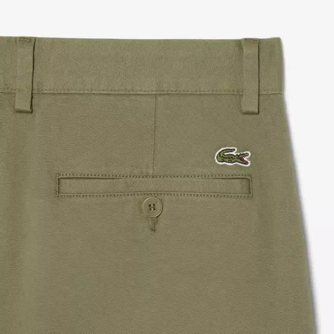 Pantaloni chino in cotone dalla vestibilità regolare Pantaloni chino in cotone dalla vestibilità regolare