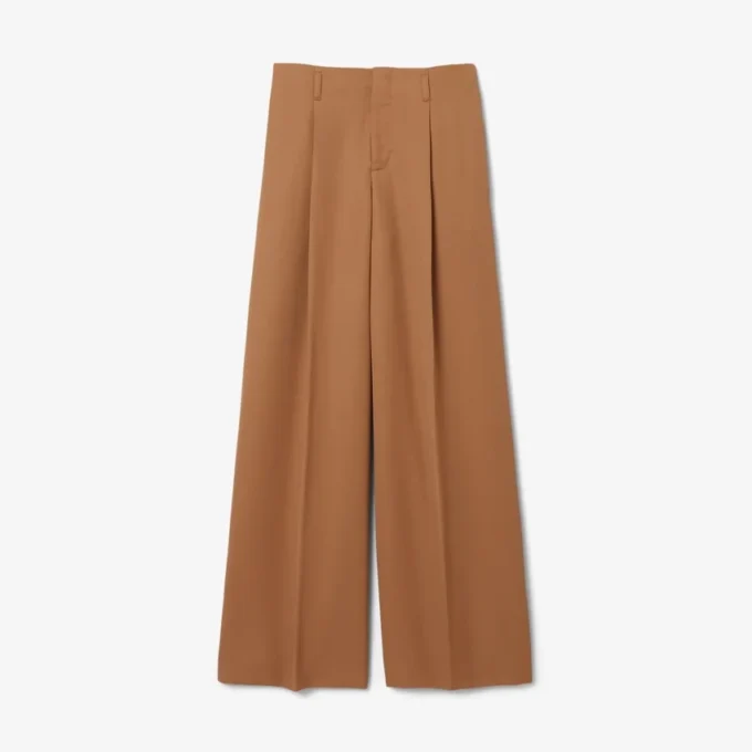 Pantaloni sartoriali in lana dal taglio ampio ispirati alle passerelle Pantaloni sartoriali in lana dal taglio ampio ispirati alle passerelle