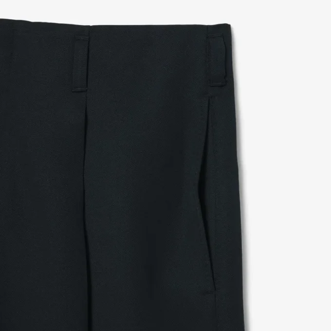 Pantaloni sartoriali in lana dal taglio ampio ispirati alle passerelle Pantaloni sartoriali in lana dal taglio ampio ispirati alle passerelle