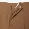 Pantaloni sartoriali in lana dal taglio ampio ispirati alle passerelle Pantaloni sartoriali in lana dal taglio ampio ispirati alle passerelle