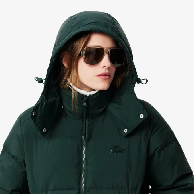 Piumino da donna con cappuccio e vestibilità comoda Piumino da donna con cappuccio e vestibilità comoda