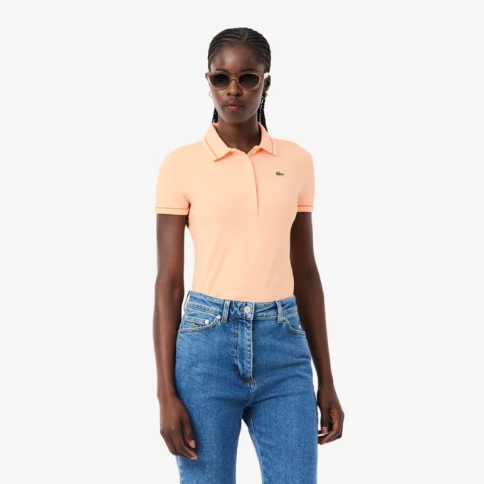 Polo da donna L.12.D slim fit con dettagli rifiniti Polo da donna L.12.D slim fit con dettagli rifiniti