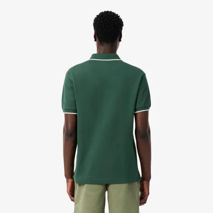 Polo da uomo L.12.12 con taschino e vestibilità classica Polo da uomo L.12.12 con taschino e vestibilità classica