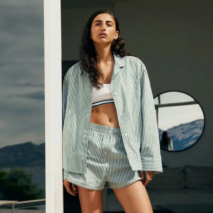 Set pigiama oversize in popeline a righe