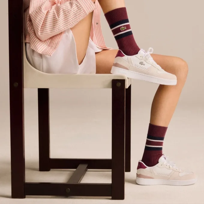 Sneakers da donna in pelle scamosciata con T-Clip Sneakers da donna in pelle scamosciata con T-Clip