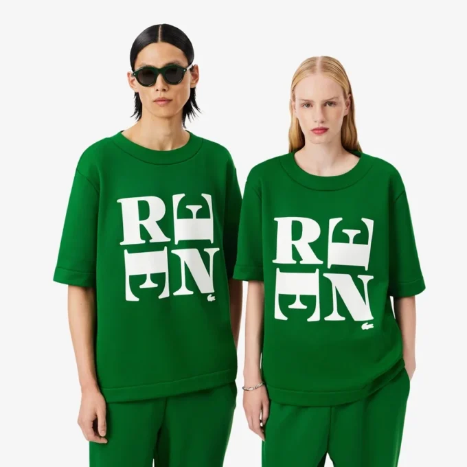 T-shirt con stampa grafica in raso Runway
