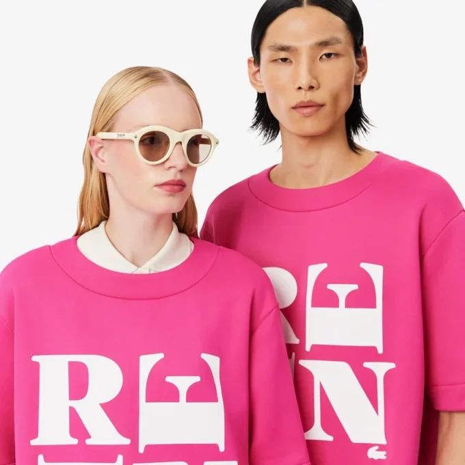 T-shirt con stampa grafica in raso Runway
