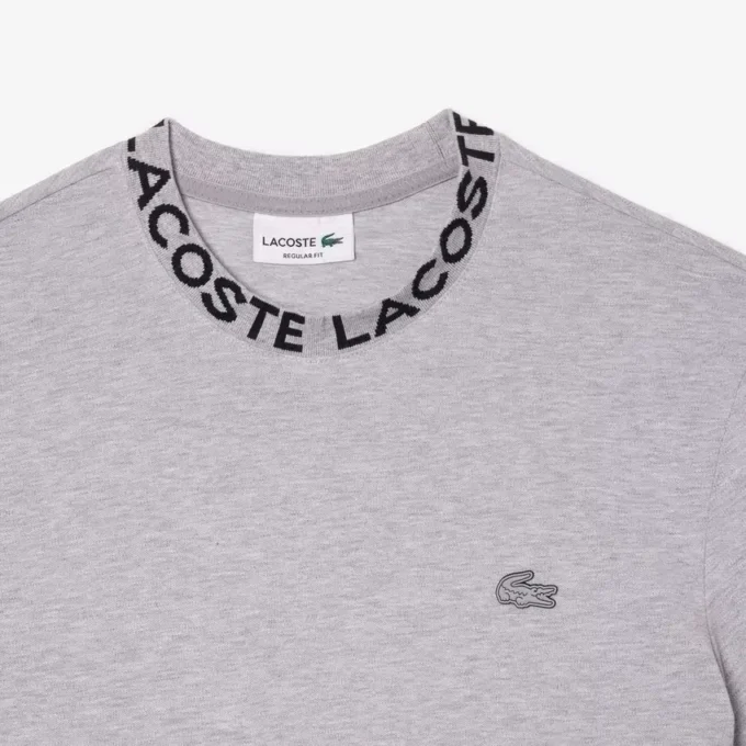 T-shirt da uomo leggera con collo a piqué T-shirt da uomo leggera con collo a piqué