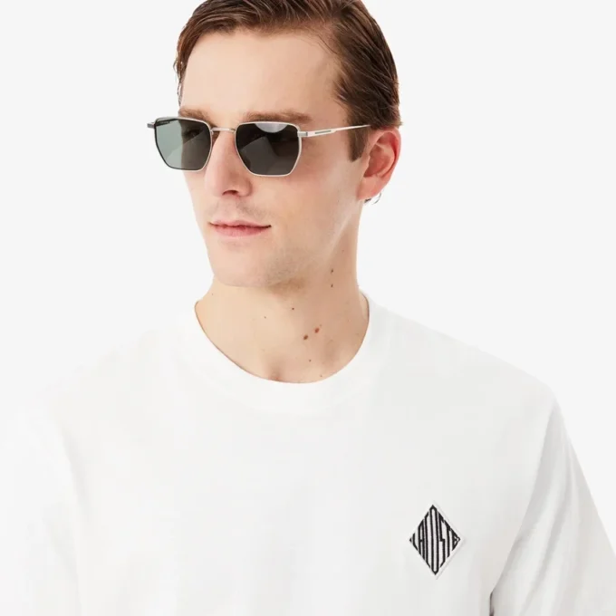 T-shirt dal taglio classico con grande stemma T-shirt dal taglio classico con grande stemma