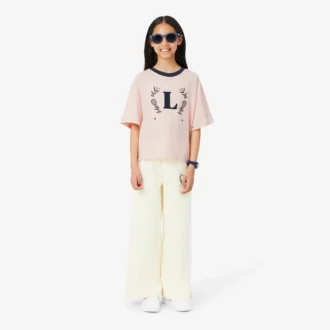 T-shirt in cotone con badge a contrasto
