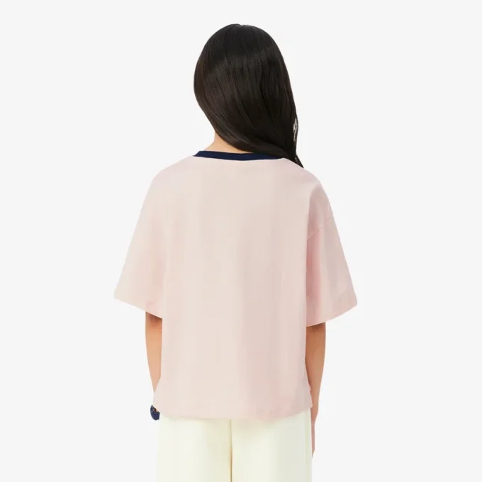 T-shirt in cotone con badge a contrasto T-shirt in cotone con badge a contrasto