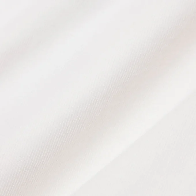 T-shirt in cotone con badge a contrasto T-shirt in cotone con badge a contrasto