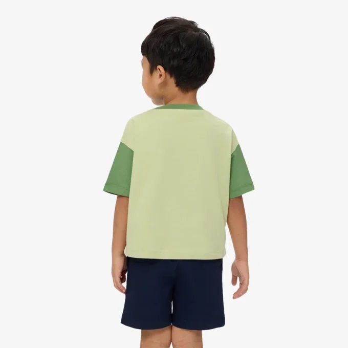 T-shirt in cotone con bordi a contrasto T-shirt in cotone con bordi a contrasto