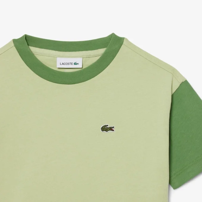 T-shirt in cotone con bordi a contrasto T-shirt in cotone con bordi a contrasto
